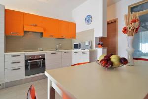Kuchnia lub aneks kuchenny w obiekcie Villa Blue 2
