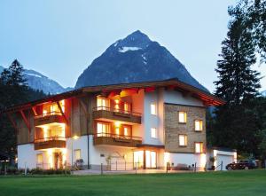 Gallery image of Alphaus Aparthotel in Pertisau