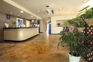 Vstupní hala nebo recepce v ubytování Kumegawa Wing Hotel