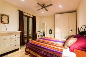 Posteľ alebo postele v izbe v ubytovaní Villa Finca Sol Javea