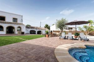 Bazén v ubytovaní Villa Finca Sol Javea alebo v jeho blízkosti