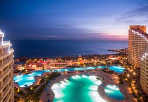 Bazén v ubytování Porto Sokhna Beach Resort nebo v jeho okolí