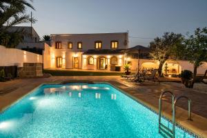 Bazén v ubytovaní Villa Finca Sol Javea alebo v jeho blízkosti
