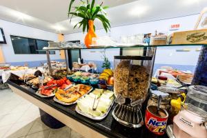 Makanan di atau berdekatan hotel