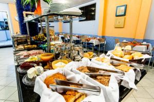 Makanan di atau berdekatan hotel