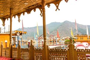 Gallery image of Aziz Palace Group Of Houseboats in Srinagar