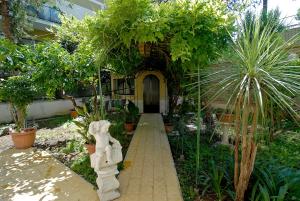 Vonkajšia záhrada v ubytovaní B&B Tiburtina Garden