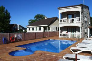 Swimmingpoolen hos eller tæt på Apartamentos Coral Do Mar III