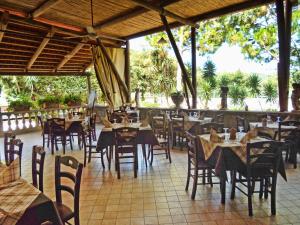 A restaurant or other place to eat at Agriturismo La Chiana