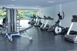 Fitnesscenter och/eller fitnessfaciliteter på Modern 3 Bedroom Apartment