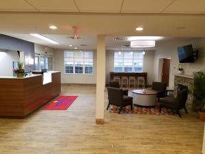El vestíbulo o zona de recepción de Microtel Inn & Suites by Wyndham Niagara Falls