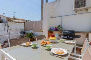 Makanan di atau berdekatan apartmen