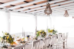 A restaurant or other place to eat at Principe Di Salina Boutique Hotel