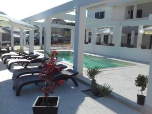Bazén v ubytovaní Guesthouse Raffaello alebo v jeho blízkosti