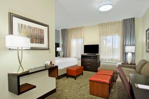 Et sittehjørne på Staybridge Suites - Houston - Medical Center, an IHG Hotel