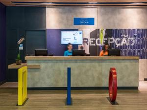Лобби или стойка регистрации в ibis budget RJ Praia de Botafogo