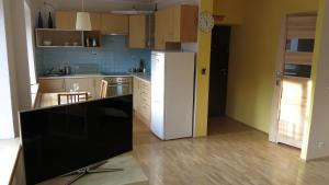 Кухня или мини-кухня в Muranów Studio
 +17 фотографий