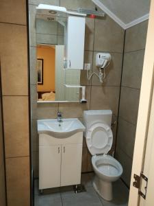 Kupatilo u objektu JOKSIM Rooms&Restaurant