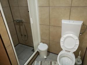 Kupatilo u objektu JOKSIM Rooms&Restaurant