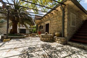 Photo de la galerie de l'établissement Hill Apartments, à Kotor