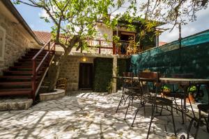 Photo de la galerie de l'établissement Hill Apartments, à Kotor 53 autres photos