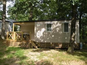 Φωτογραφία από το άλμπουμ του Camping Hurongues σε Pomeys