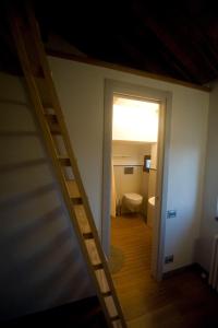 a stairway leading to a bathroom with a toilet at Casa Vacanze La Fontana in Lerici