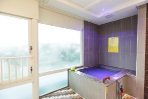 Bazén v ubytování Da Pu Hotspring Hotel nebo v jeho okolí
