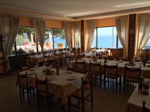 Εστιατόριο ή άλλο μέρος για φαγητό στο Albergo Miramare