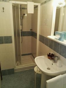 Koupelna v ubytování Hotel Elizabeth