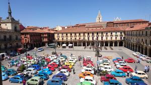 Galeriebild der Unterkunft Apartamentos Plaza Mayor in León