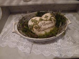 Afbeelding uit fotogalerij van Alte Weinstuben Steinfelder Hof Garni in Ellenz-Poltersdorf