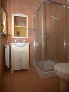 Koupelna v ubytování Hostal Rural Elosta + 37 fotografií