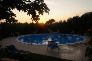 Bazén v ubytování Hotel Maremonti nebo v jeho okolí + 35 fotografií