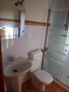 Ett badrum på Apartamentos La Fuente de Enmedio