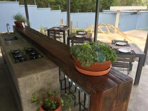 Balkón nebo terasa v ubytování Latitude Lodge