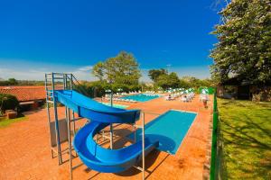 A piscina localizada em Hotel Colonial Iguaçu ou nos arredores