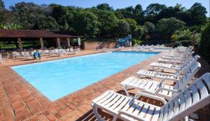 A piscina localizada em Hotel Colonial Iguaçu ou nos arredores