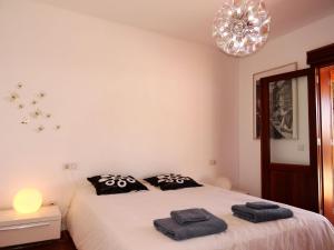 Postel nebo postele na pokoji v ubytování Happy Villa con piscina privada + 37 fotografií