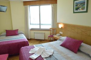 Foto dalla galleria di Hotel Cristal 2 a La Coruña Altre 48 foto