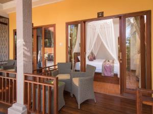 Gallery image of Yellow Bridge Guest House in Nusa Lembongan