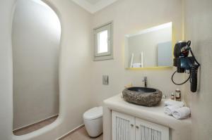 Kúpeľňa v ubytovaní Aphrodite Luxury Apartments