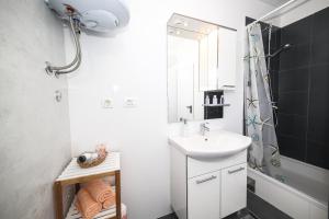 Kúpeľňa v ubytovaní Holiday Home Chester with Heated Pool