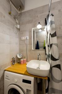 Kúpeľňa v ubytovaní F4 Fiumei Apartment + 17 fotografií