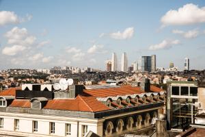 Nespecifikovaný výhled na destinaci Istanbul nebo výhled na město při pohledu z hotelu