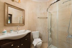 Koupelna v ubytování Villa Claudia in Lardos + 9 fotografií