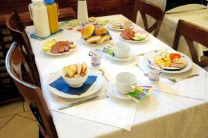 Opcions d'esmorzar disponibles a Corvin Hotel