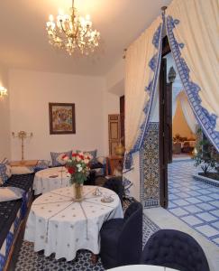 Postel nebo postele na pokoji v ubytování Riad Souafine