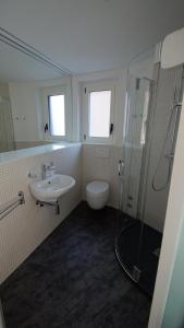 Vannituba majutusasutuses Albergo Porta Verzasca