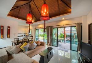 Photo de la galerie de l'établissement The Bell Pool Villa Resort Phuket, à Kamala Beach